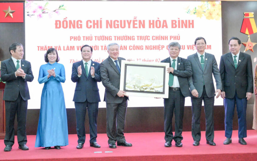 VRG PHÁT HUY VAI TRÒ DOANH NGHIỆP NHÀ NƯỚC CHỦ LỰC, HƯỚNG TỚI MỤC TIÊU TĂNG TRƯỞNG HAI CON SỐ