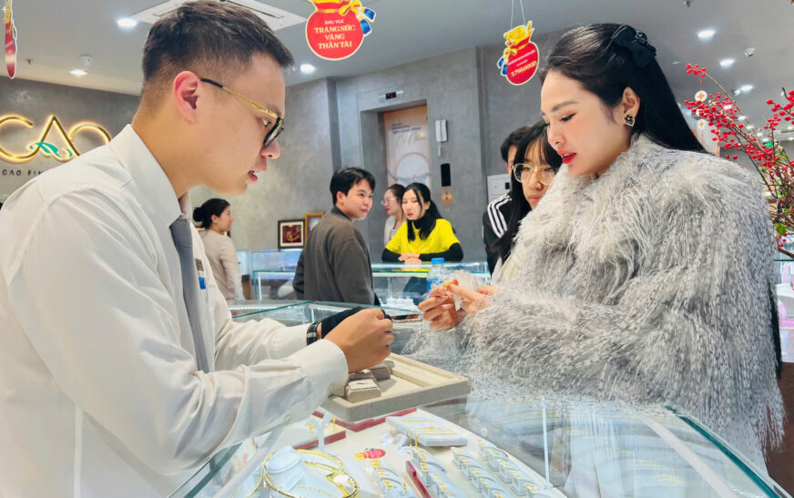 Giá vàng chuẩn bị tăng mạnh vào Ngày vía Thần tài