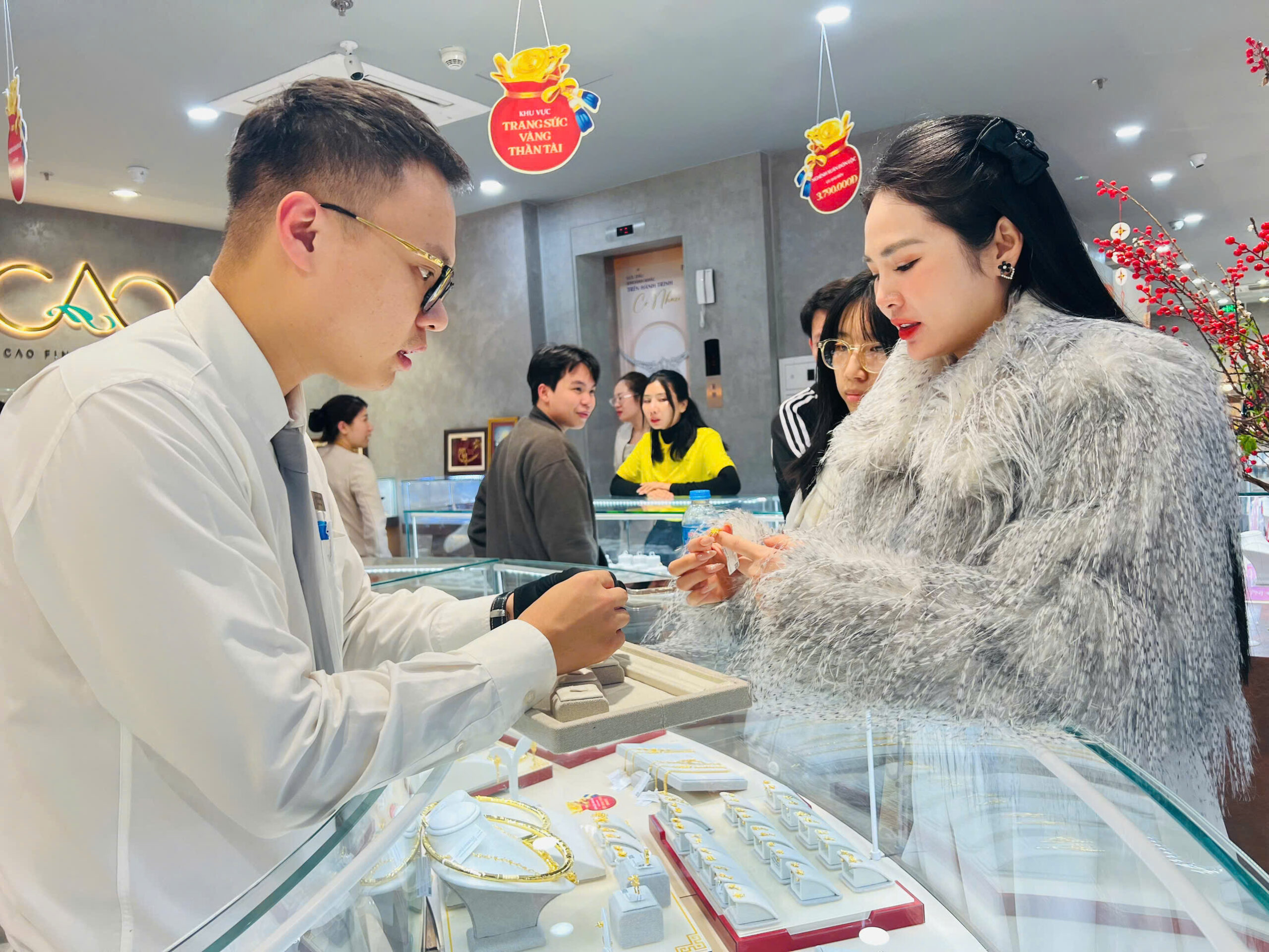 Giá vàng chuẩn bị tăng mạnh vào Ngày vía Thần tài