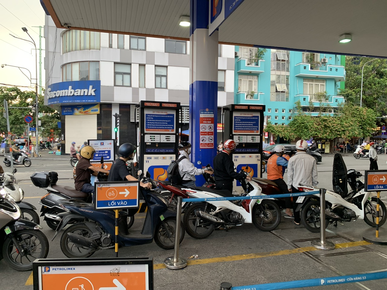 Kinh tế sẽ ra sao nếu cuộc chiến Mỹ và Iran kéo dài sang tháng 4?