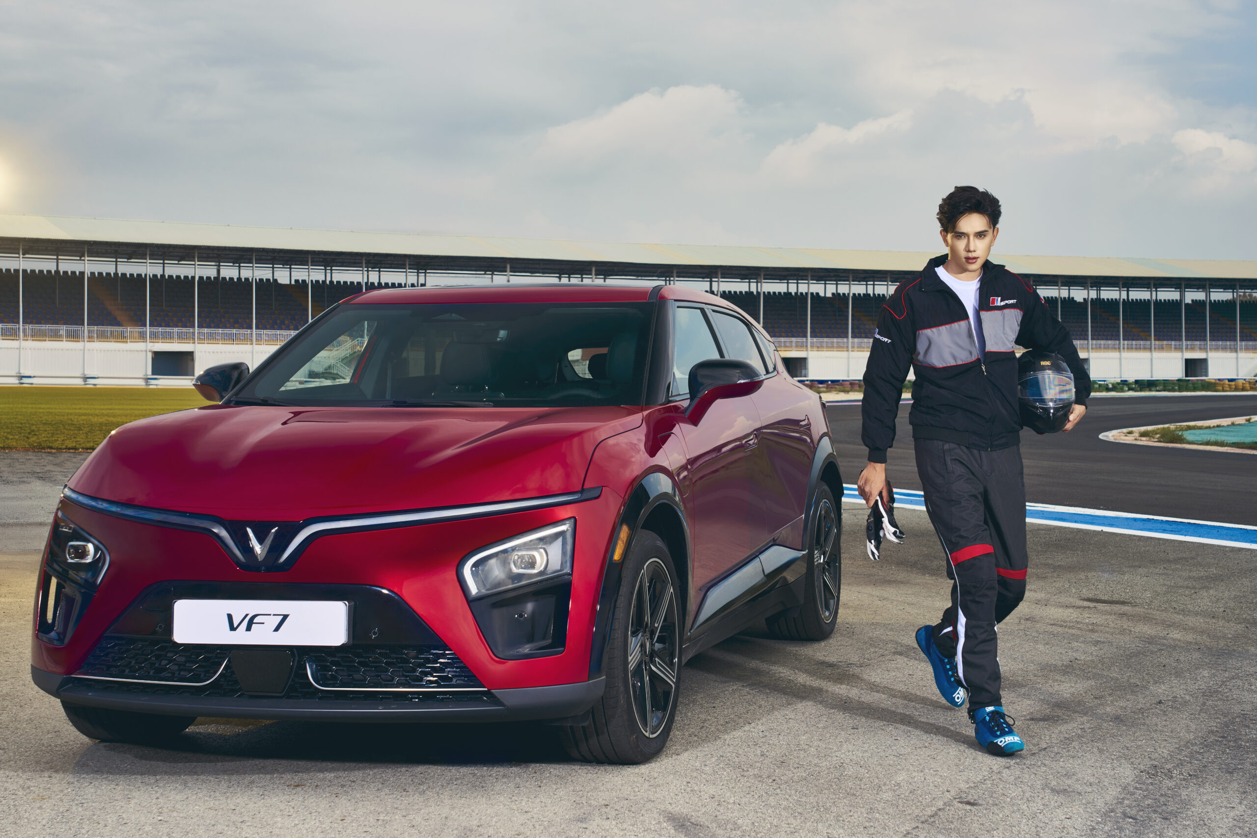 VinFast bùng nổ năm 2025: Bàn giao gần 200.000 xe điện, doanh thu vượt ngưỡng 90.000 tỷ đồng