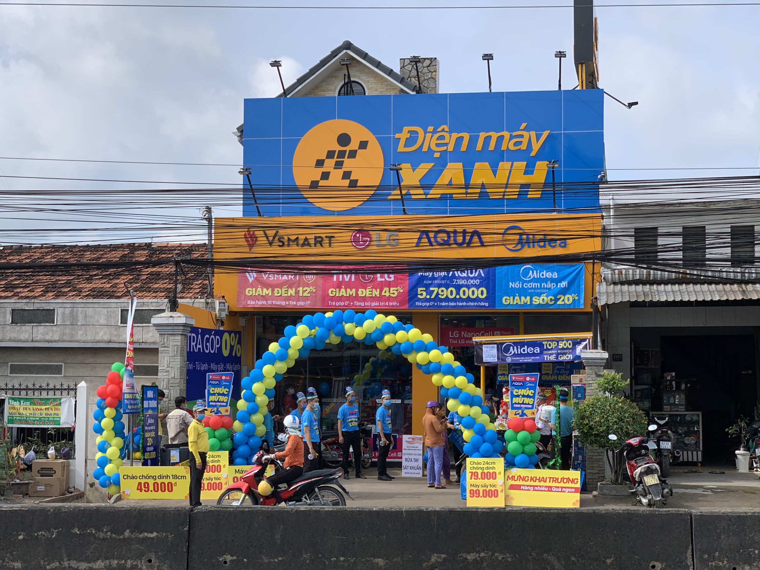 Điện Máy Xanh báo lãi hơn 2.200 tỷ đồng trong quý I/2026, tăng trưởng mạnh 49%