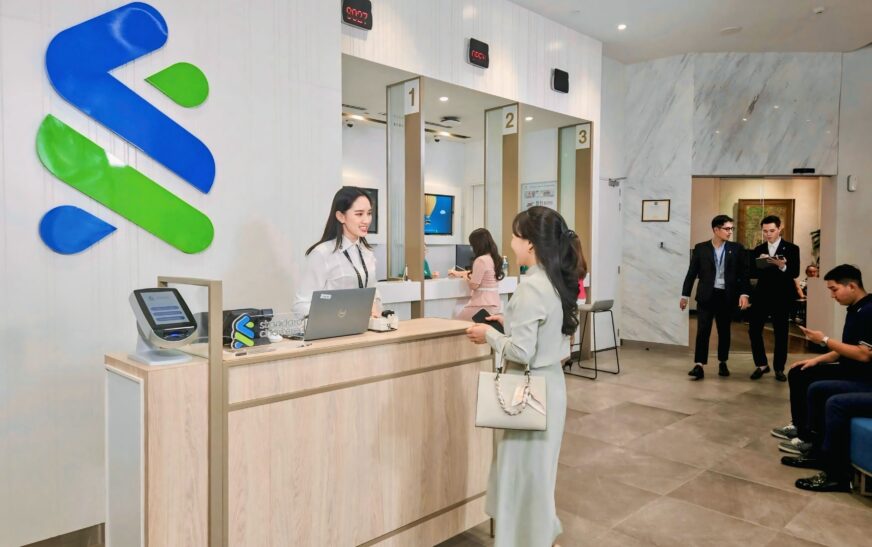 Standard Chartered được vinh danh Ngân hàng Bán lẻ Tốt nhất Việt Nam 2026