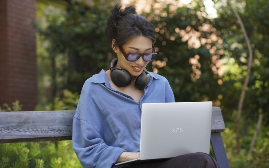 Dell XPS 13, laptop 1kg ‘giải phóng’ sinh viên Việt khỏi gánh nặng học vác vay