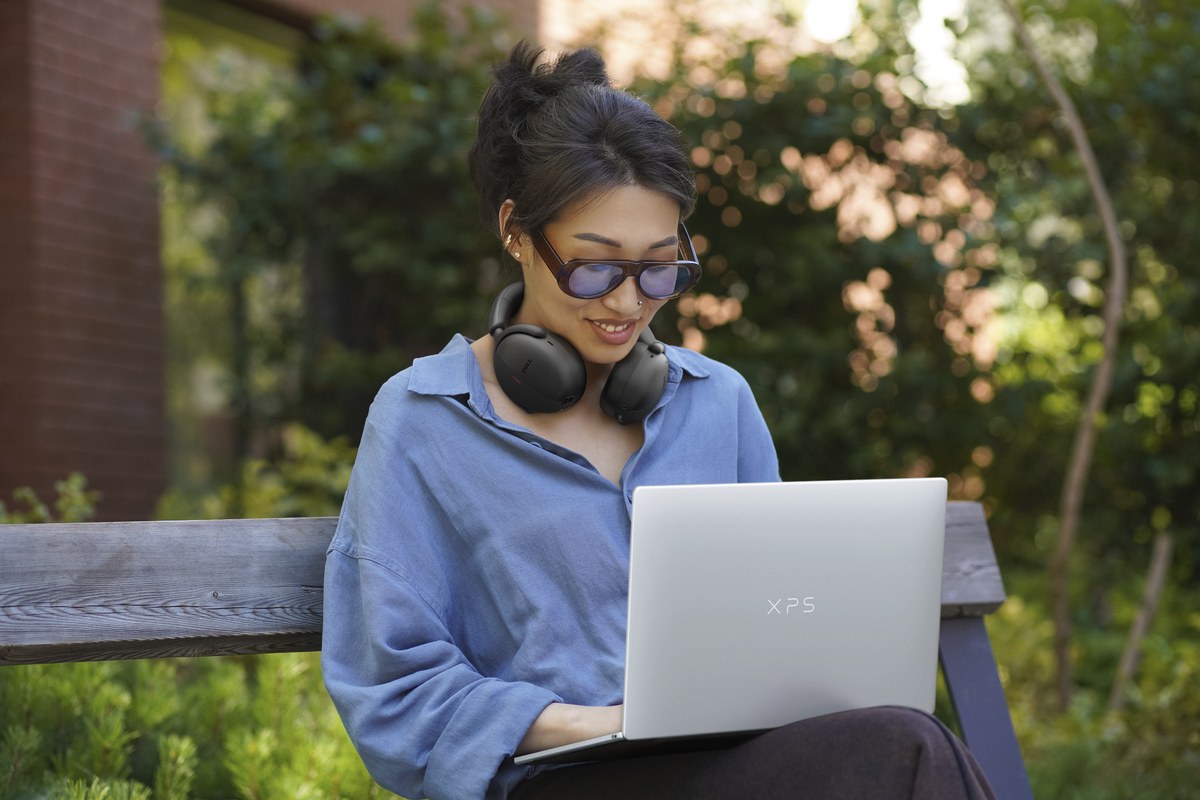 Dell XPS 13, laptop 1kg ‘giải phóng’ sinh viên Việt khỏi gánh nặng học vác vay