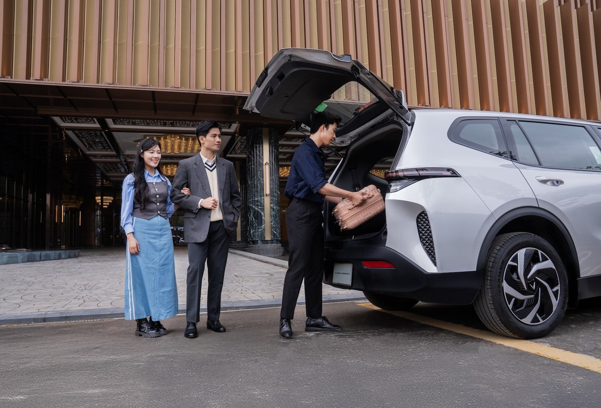 VinFast Limo Green: Xe tủ tài xế dịch vụ, tiết kiệm 100 triệ