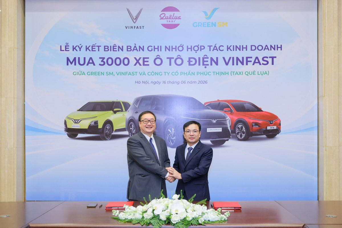 Taxi Quê Lụa mua thêm 2.000 xe điện VinFast, đội xe xanh vượ