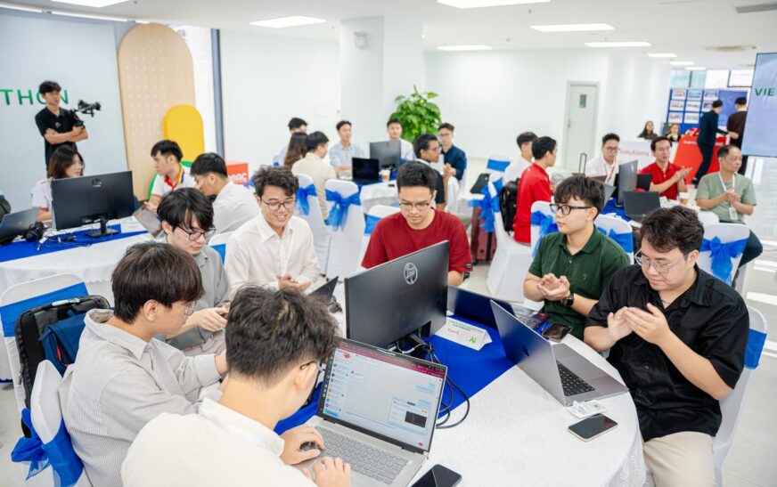 Viettel và NVIDIA trao siêu máy tính AI cơ hội cho 12 startup Việt