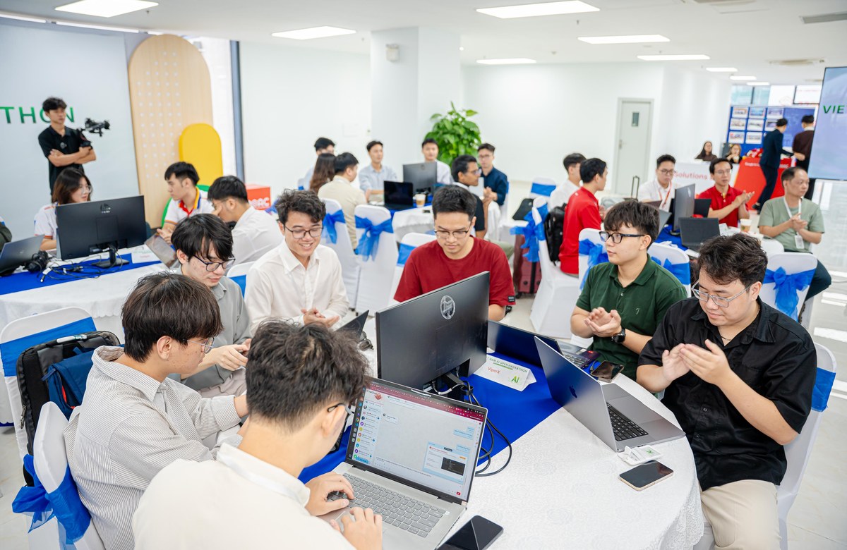 Viettel NVIDIA trao siêu máy tính AI cơ hội cho 12 startup V