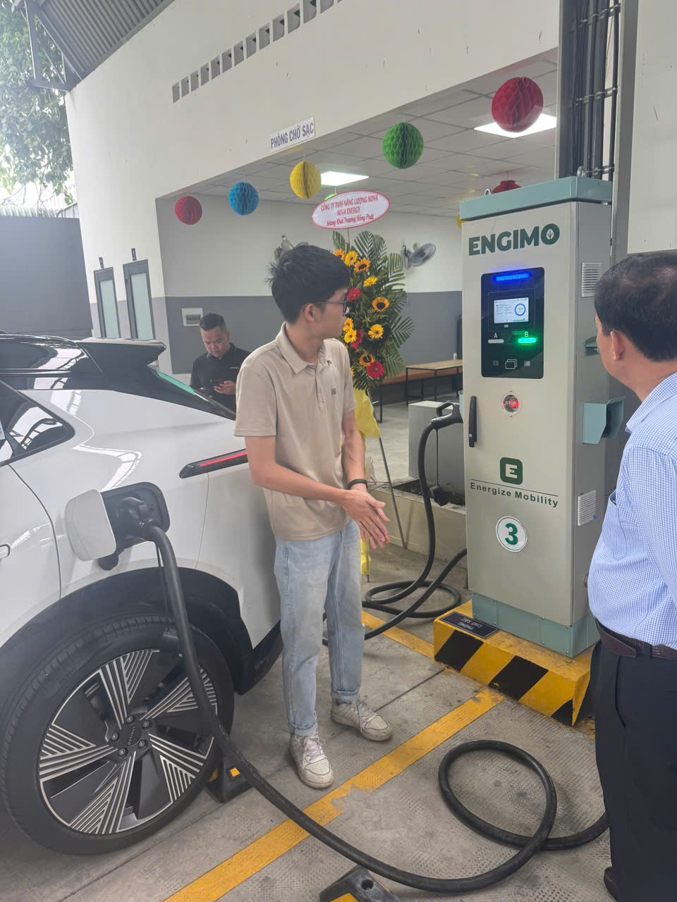 Đón đầu xu hướng xe điện: Lợi thế từ mô hình bãi đỗ xe thông minh tích hợp trạm sạc Nova Energy