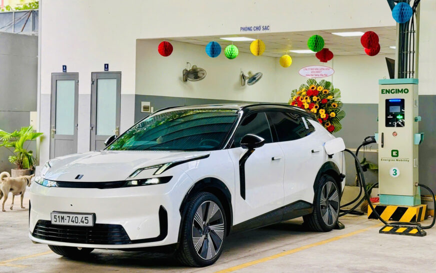 Bên trong bãi đỗ xe vừa được điện hóa giữa lòng TP.HCM có gì đặc biệt?