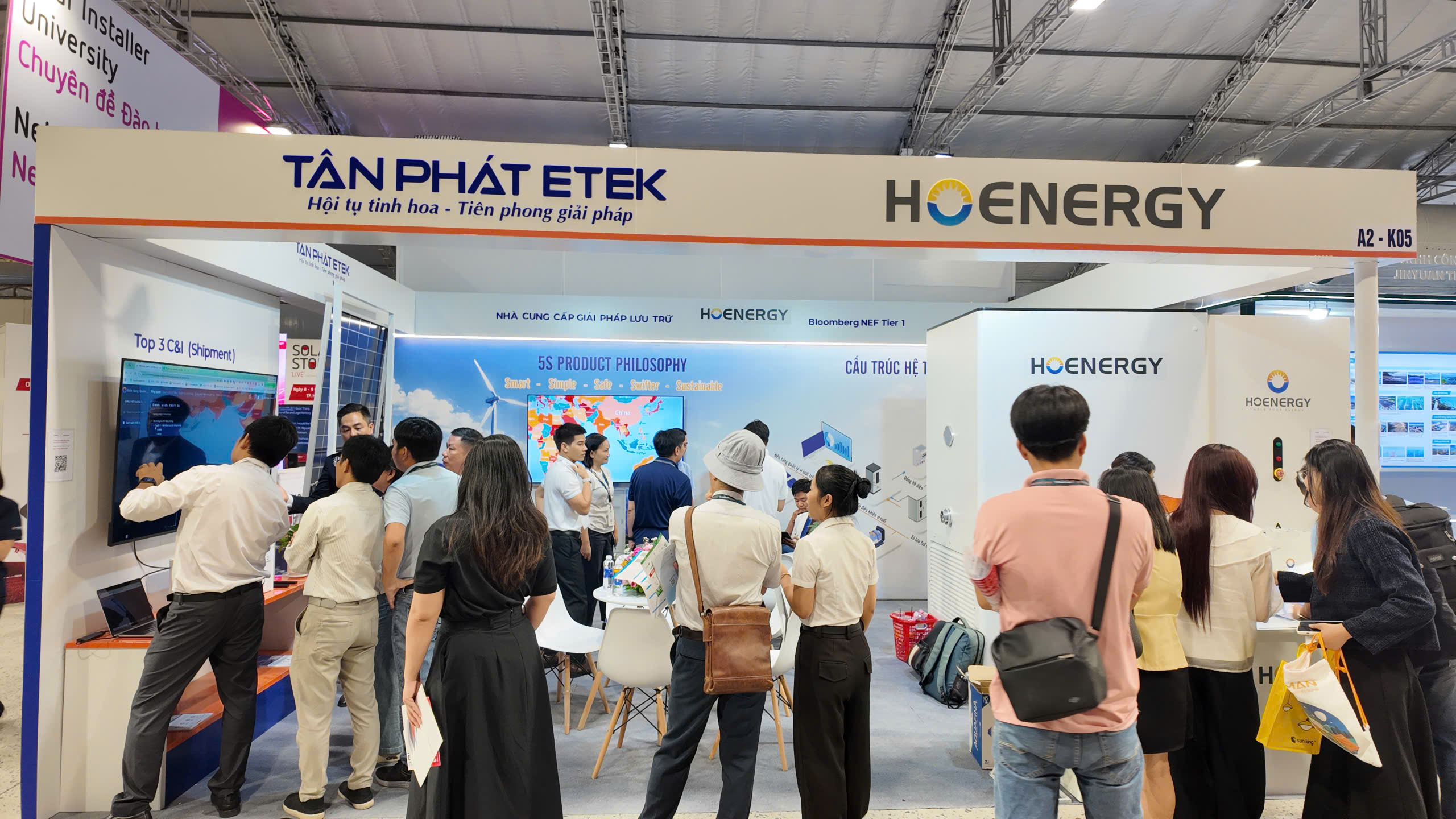 Tân Phát Etek Sài Gòn giới thiệu hệ giải pháp năng lượng tích hợp Solar + BESS + EMS tại Solar & Storage Live Vietnam 2026