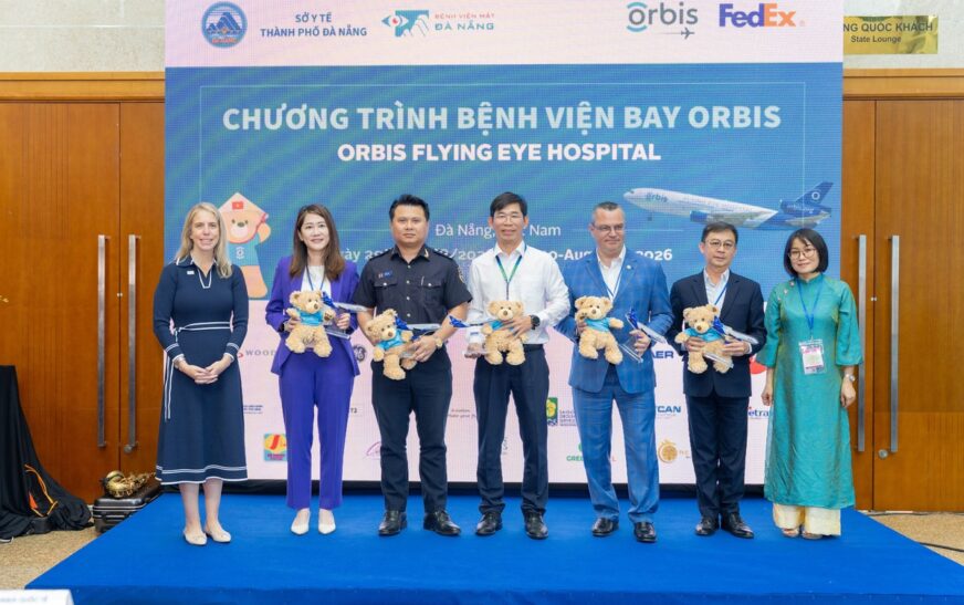 Đại diện FedEx và các đối tác tham dự sự kiện