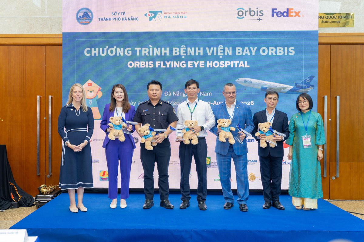 FedEx hợp tác Orbis mở rộng chăm sóc mắt tại Việt Nam