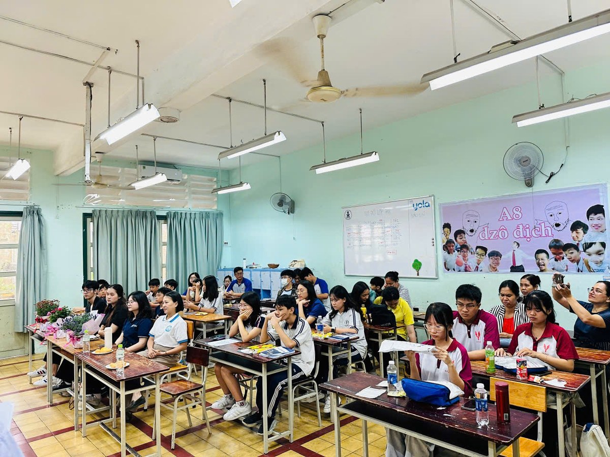 Hai học sinh lớp 8 lập mạng lưới sơ cấp cứu học đường cho TP.HCM