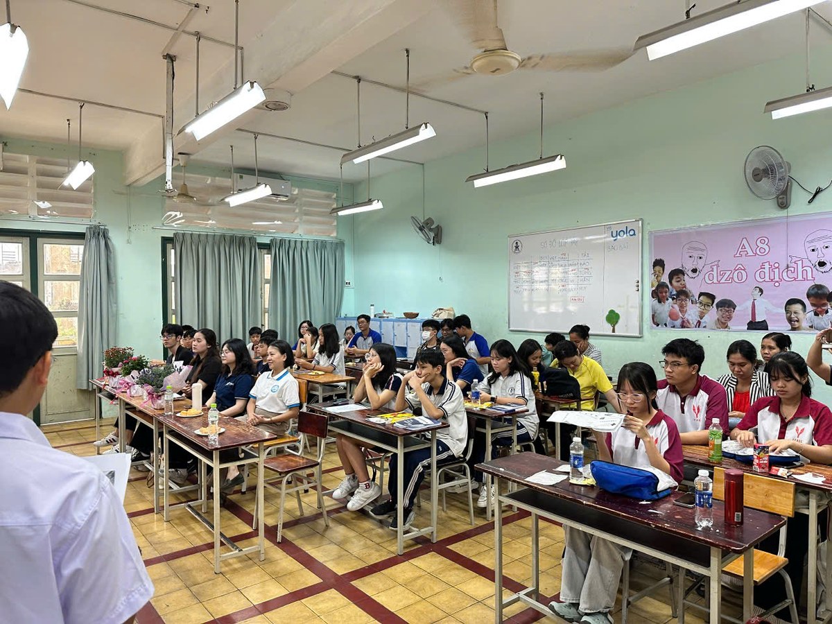 Hai học sinh lớp 8 lập mạng lưới sơ cấp cứu học đường cho TP