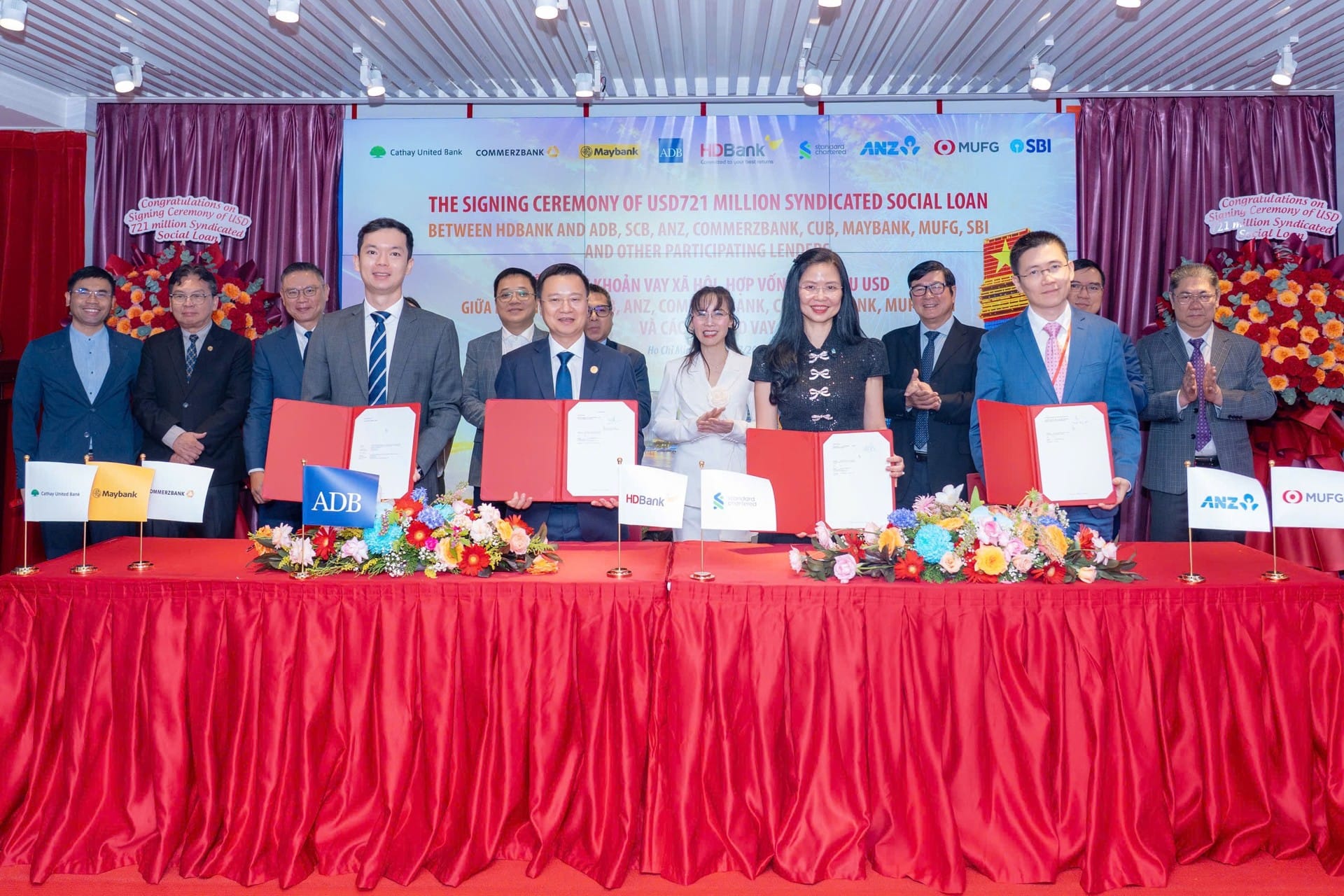 Standard Chartered huy động thành công khoản vay hợp vốn xã hội 721 triệu USD cho HDBank
