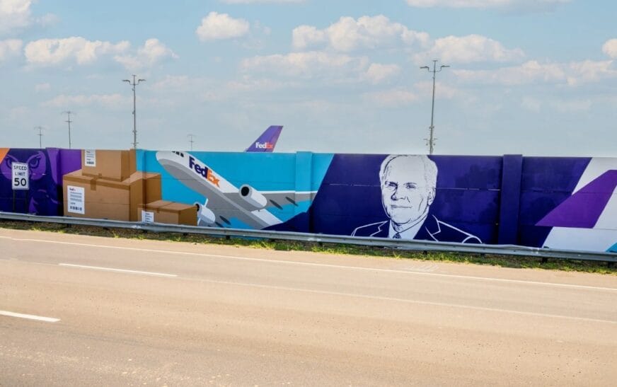 FedEx đổi tên sân bay memphis để vinh danh nhà sáng lập