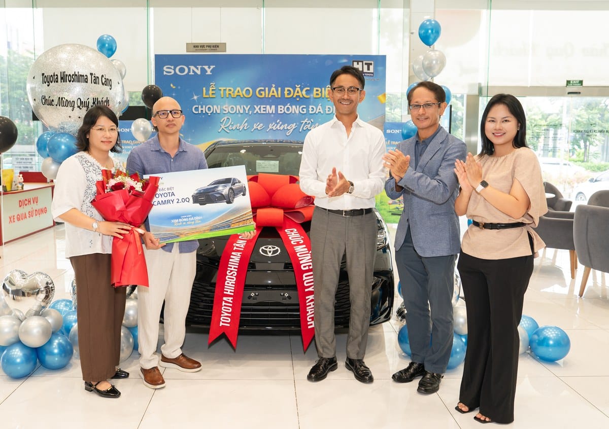 Sony trao Toyota Camry 1,2 tỷ, khép lại mùa khuyến mại lớn