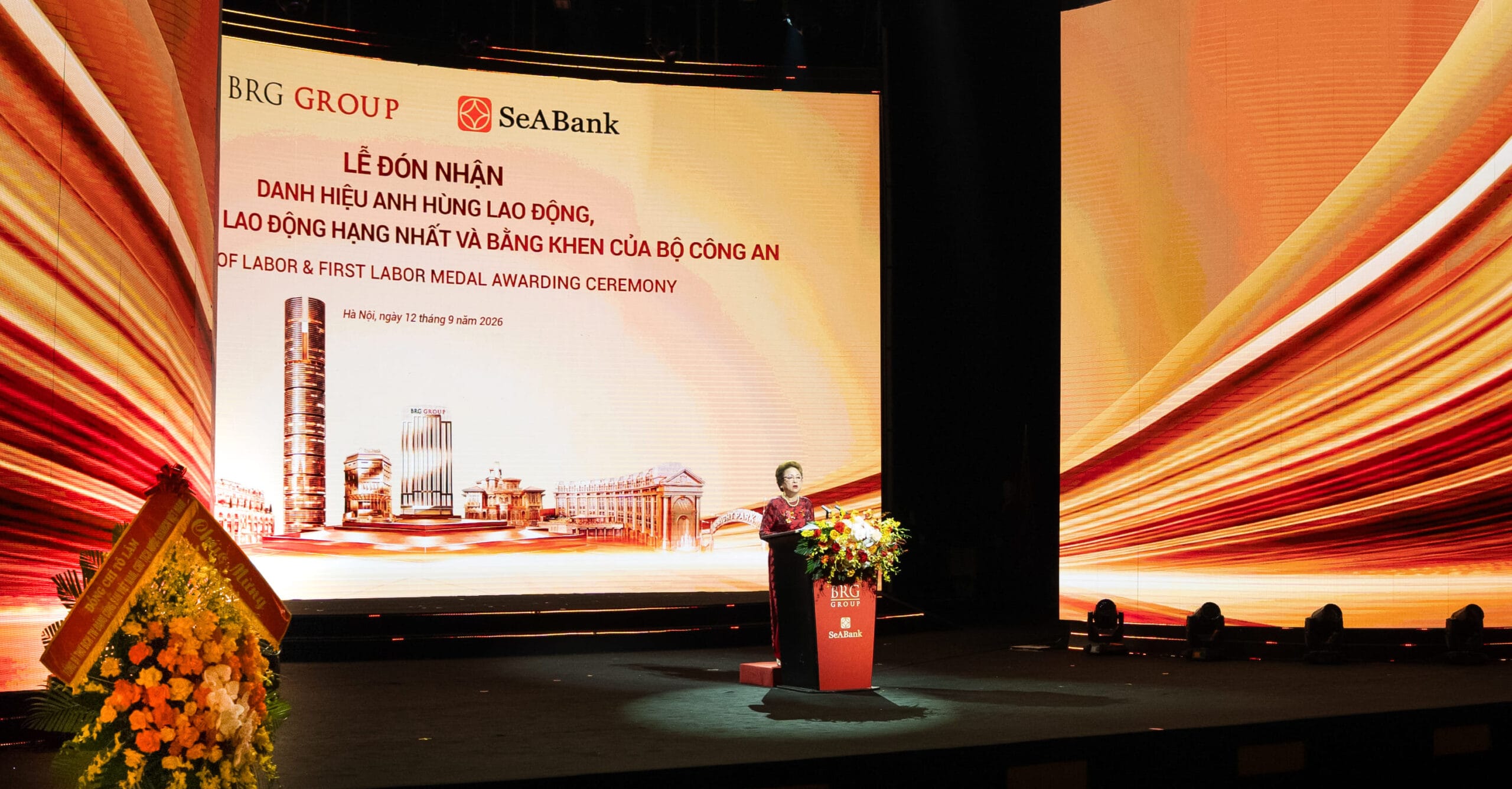 Doanh nhân Nguyễn Thị Nga được trao tặng Danh hiệu Anh hùng Lao động