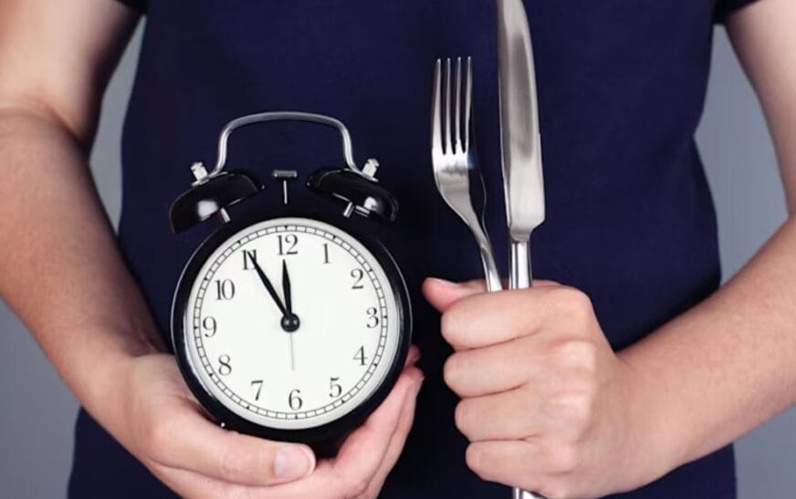 Ăn tối trễ có thực sự gây tăng cân và tăng đường huyết?