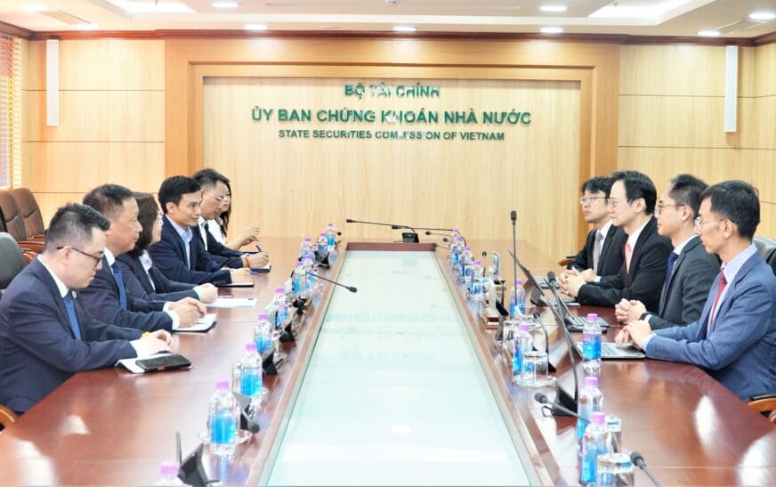 UBCKNN và MAS tăng cường hợp tác, thúc đẩy kết nối thị trường vốn Việt Nam – Singapore