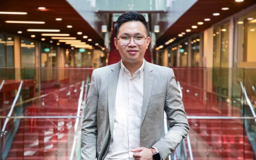 Việt Nam không cần trở thành Singapore thứ hai trong cuộc đua tài chính số