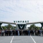 Các đối tác đại lý Ấn Độ tại Tổ hợp Sản xuất VinFast Hải Phòng trong lễ ký ý định thư hợp tác mở chuỗi showroom xe máy điện VinFast tại Ấn Độ
